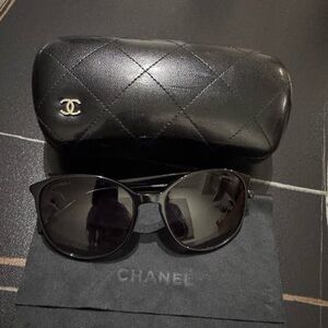 Chanel sunglasses classic